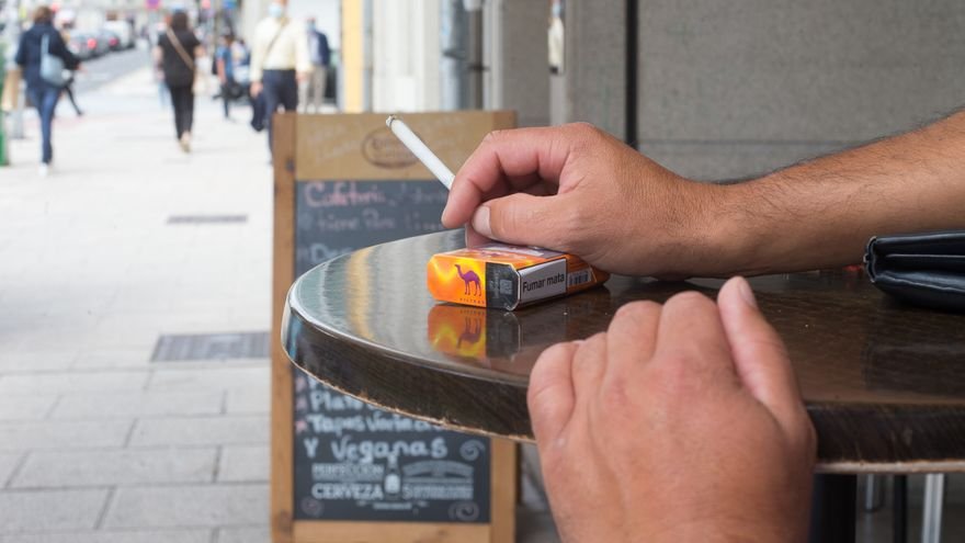 Prohibir fumar en hostelería, el próximo objetivo de Sanidad