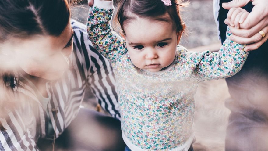 Esquiva los tropiezos y caídas de tu bebé, 3 tips que debes tener en cuenta según la evidencia científica