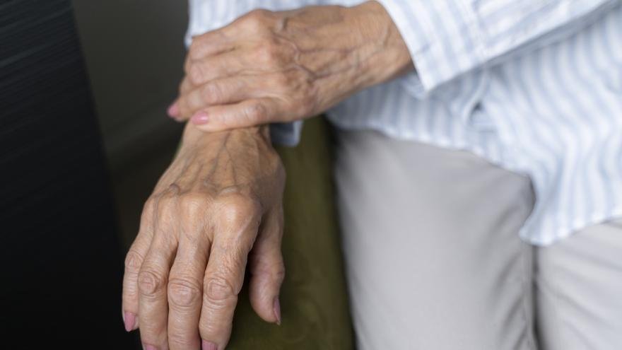 ¿Cuáles son los primeros síntomas que alertan de Parkinson?