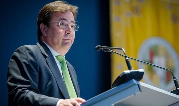 Fernández Vara promete destinar el 11% del PIB a la sanidad regional