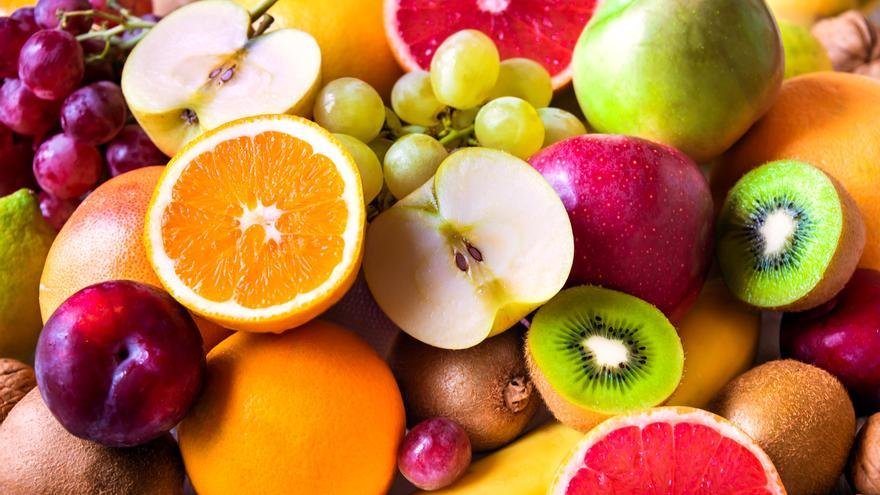 Ni el kiwi ni la naranja: esta es la fruta con más vitamina C del invierno
