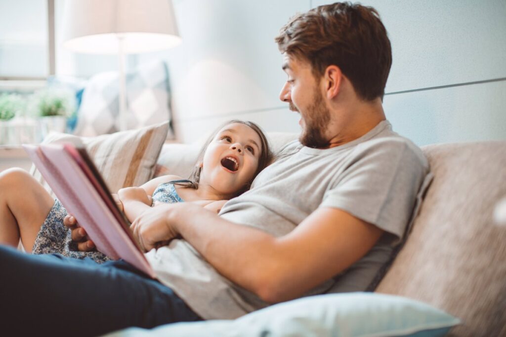 Lectura compartida con tus hijos: qué es, cómo aplicarla y sus beneficios